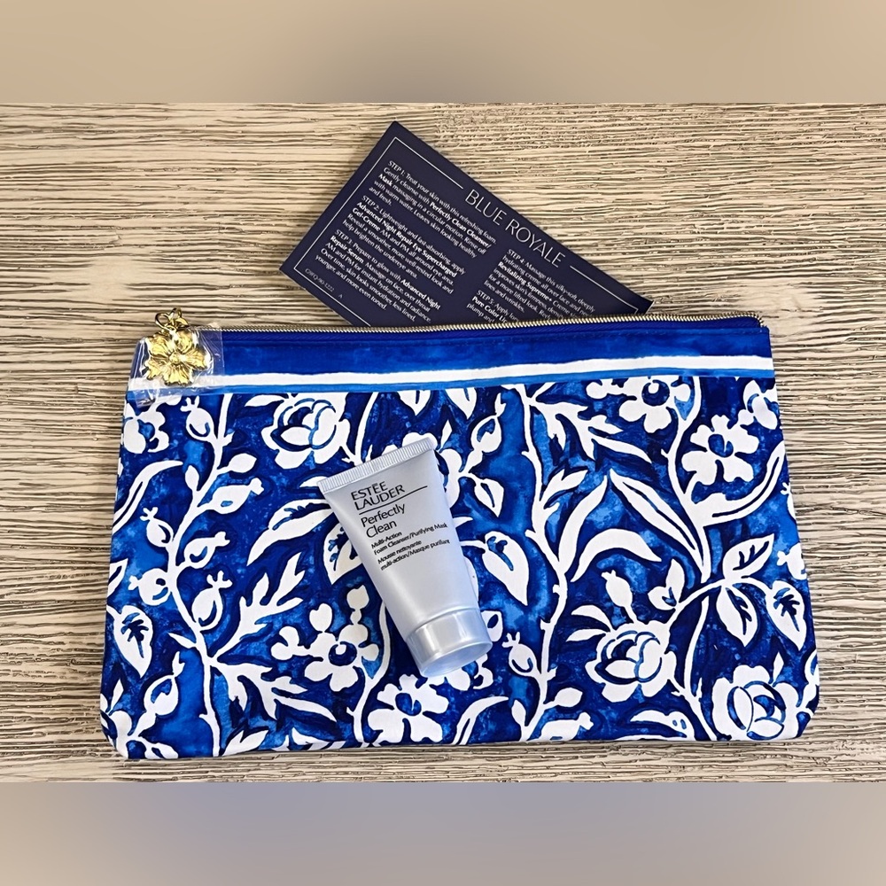 🆕 Estee Lauder Blue and White Floral Cosmetic Pouch - Picture 4 of 4